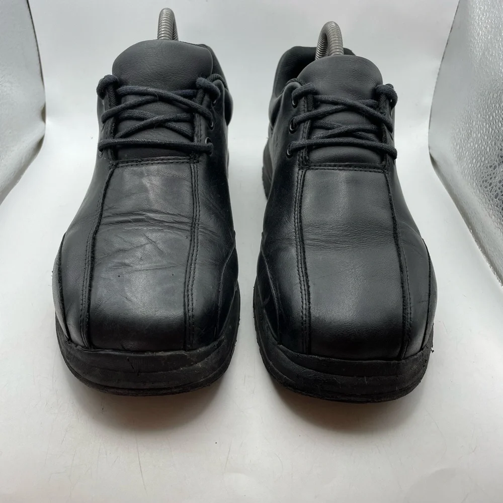 Crocs Slip Resistant black leather mens work sneakers size 8